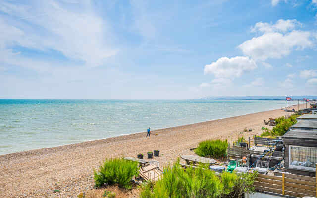 Family Beachfront House Pevensey Bay Sleeps 10