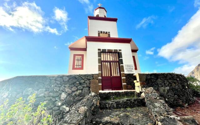 Two-Bedroom House 5, FreeWifi, AC, BBQ, Mountain View
