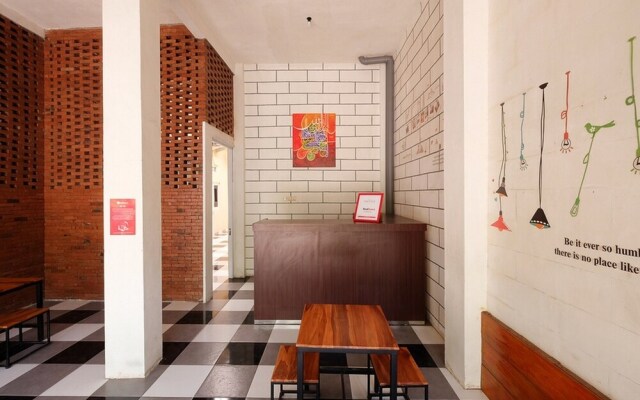 Mie Lombok by RedDoorz