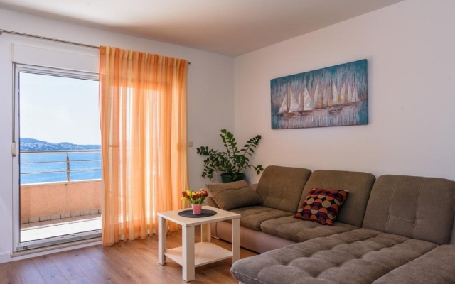 Apartment Maša - modern sea view apartment: A1 Trogir, Riviera Trogir