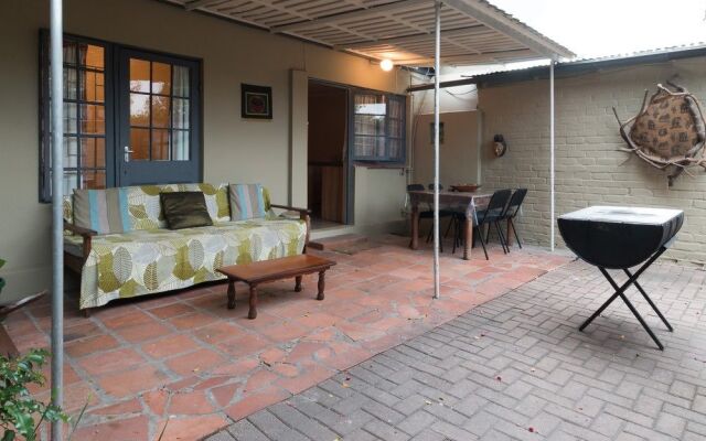 Inyathi Guest Lodge & Self Catering Chalets