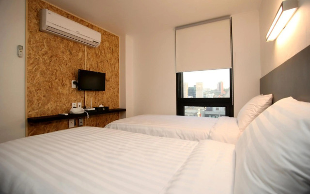 KSTAR Metro Hotel