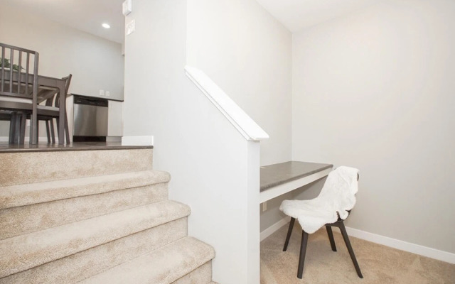 Modern 3 Bedrooms Townhouse in Southpoint