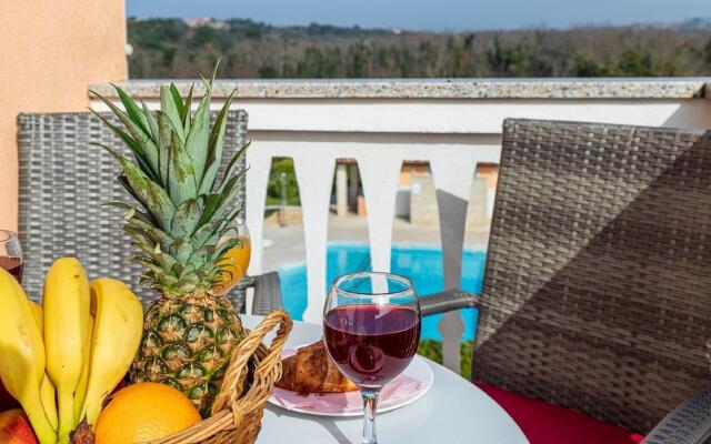 Graceful Apartment in Banjole near Beach Centinera