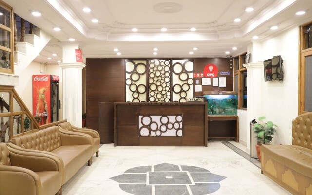 OYO 22806 Flagship Hari Palace