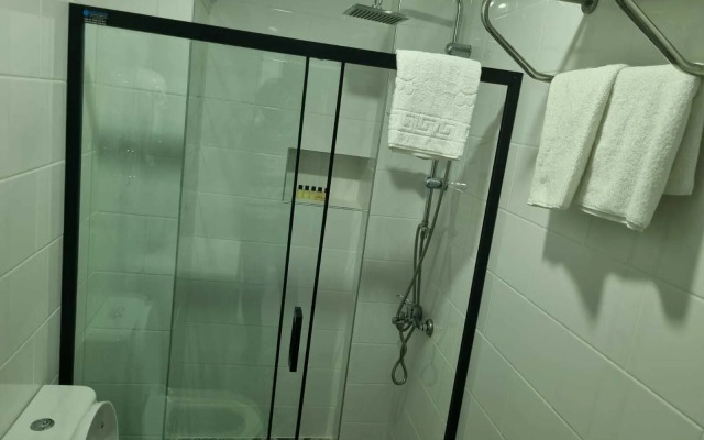 Istanbul Airport Family suites Hotel