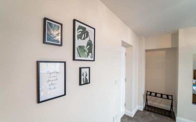 South Quay Apartment