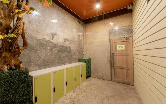 The Alley Hostel & Bistro