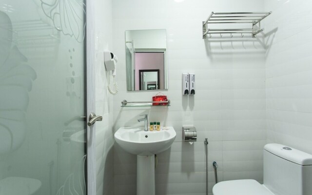 OYO 286 Uptown Hotel