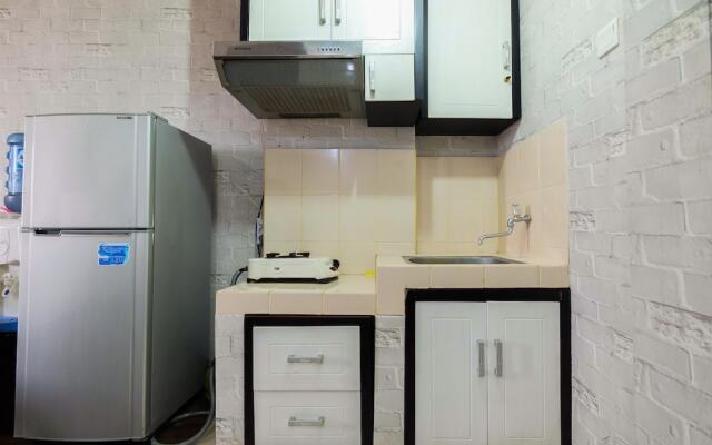 Studio Room at Sunter Park View Apartment By Travelio