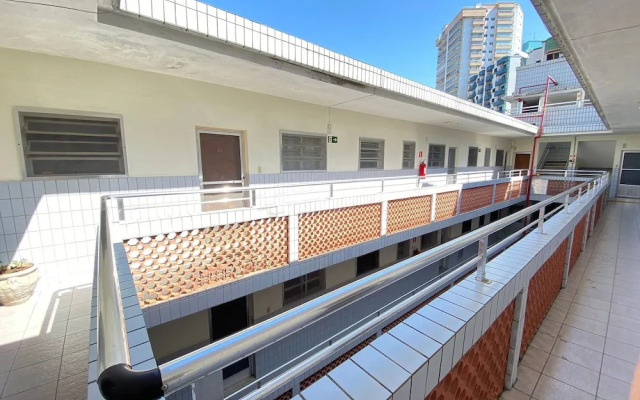 Pé na Areia Praia da Guilhermina IV