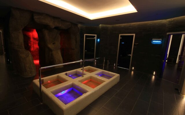 Sky Tower Deluxe Hotel