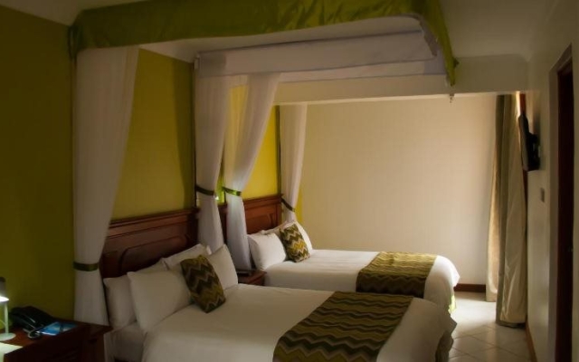 67 Airport Hotel