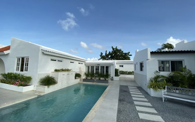 Movida Inn Aruba
