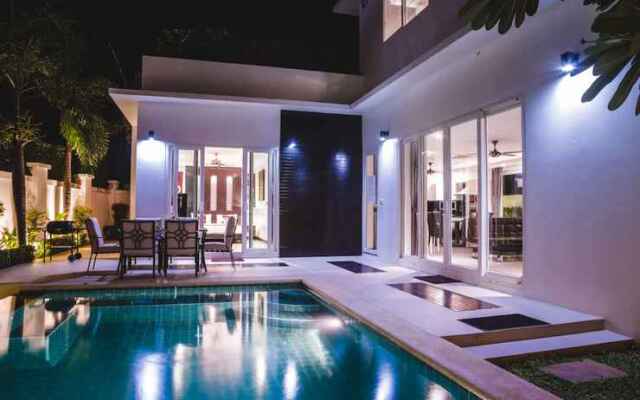 Hollywood Pool Villa Jomtien Pattaya