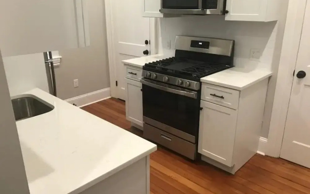 HomeStay - B&B - Near South Boston - JFK-Umass Area