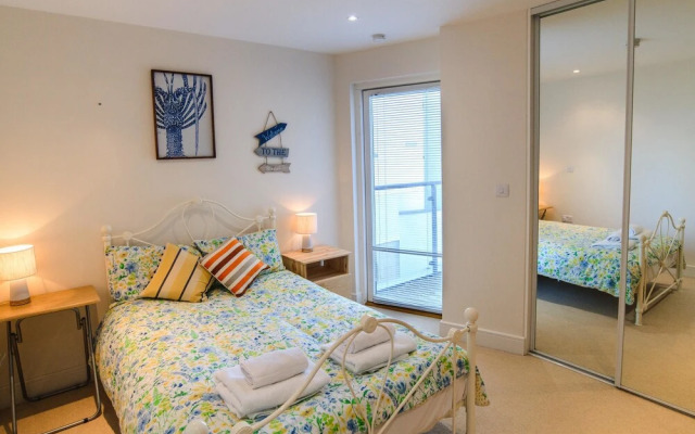 Ocean Breeze Apartment