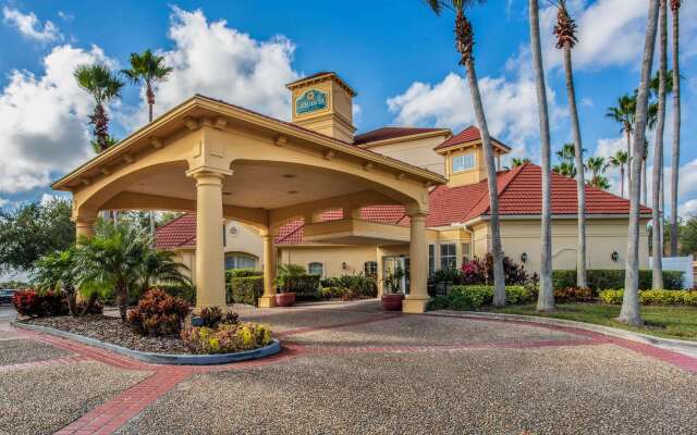 La Quinta Inn & Suites by Wyndham Orlando Airport North