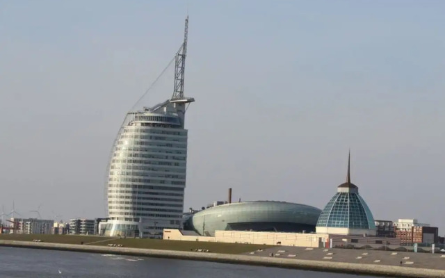 Roof-only House Modern Retreat