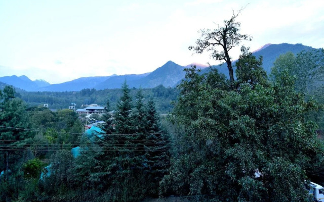 Hotel Aarya By OYO Rooms