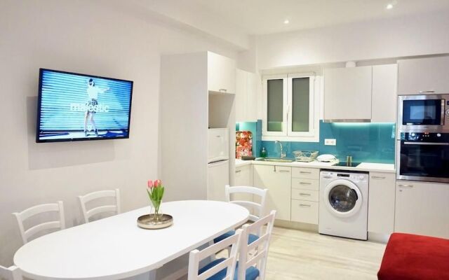 Vibrant & Cozy Apt in Athens