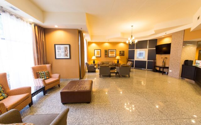 Holiday Inn & Suites Windsor Ambassador Bridge by IHG