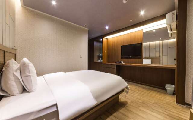 PyeongTaek Port Co'op Stay