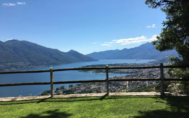 Rustico RESA: Brione sopra Minusio