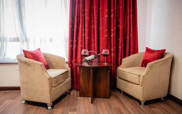 Modern , Spacious King Studio With Kitchenette
