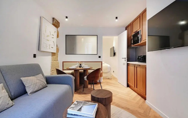 Elegant Comfort in the Heart of Paris-notre Dame