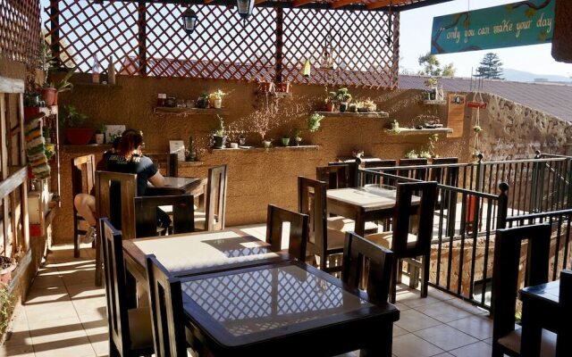 Hostal Valle Mistral - Hostel