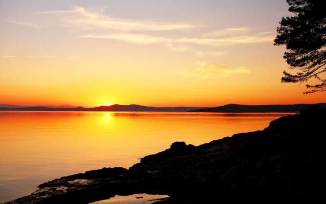 Sali Modern Seaview Apartment