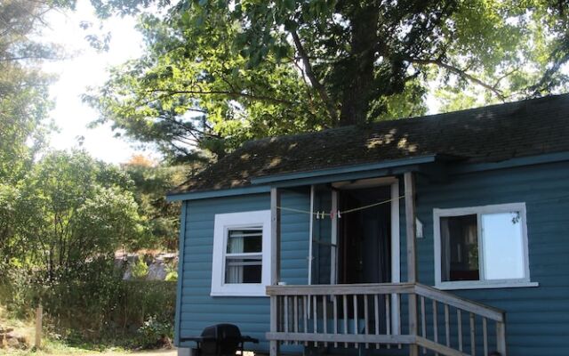 Black Lake Cabins