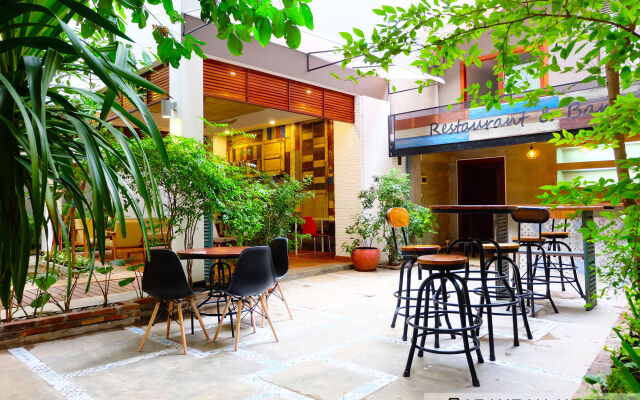 Saravoan Royal Palace