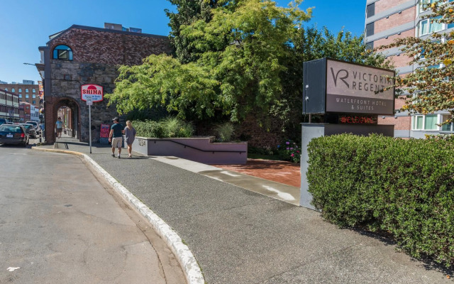 Victoria Regent Waterfront Hotel & Suites