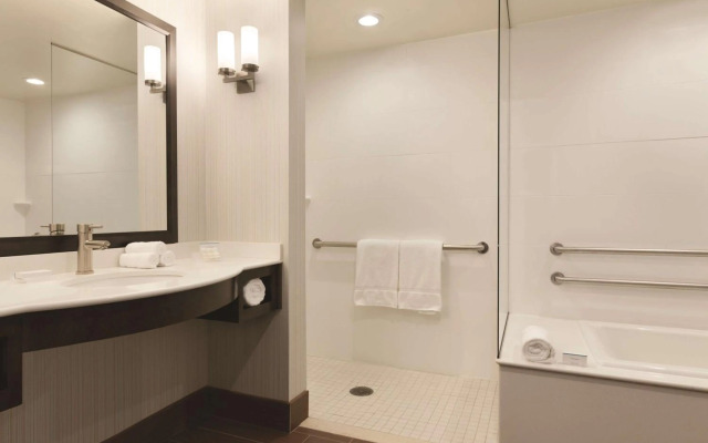 Hilton Garden Inn Boston Logan Airport