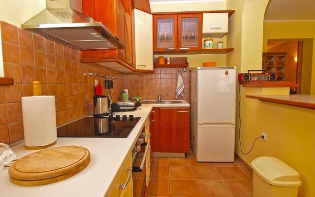 Apartment 389