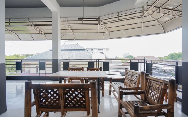 OYO 1624 Panjang Jiwo Residence