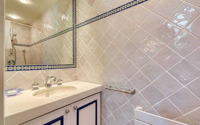 Beautiful Air-conditioned House 5 Minutes From the Croisette and Beaches