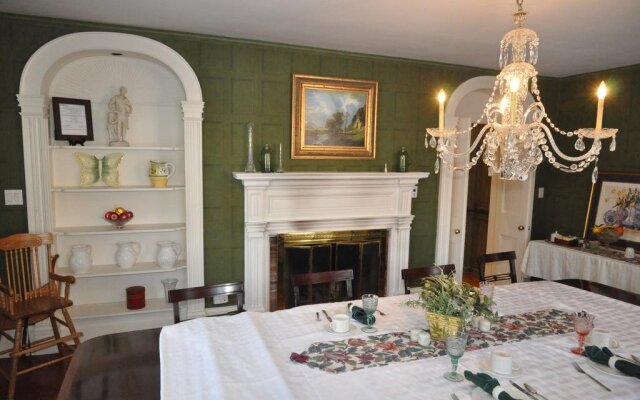 Burke House Inn, Circa 1822