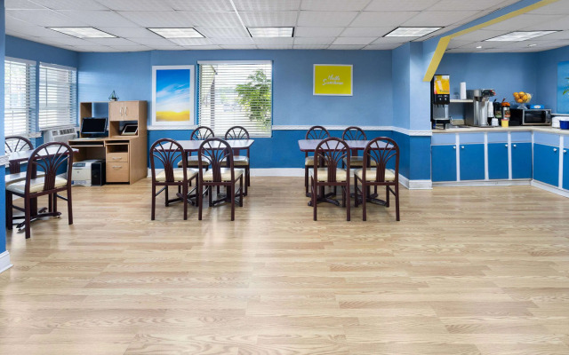 Days Inn by Wyndham Waycross