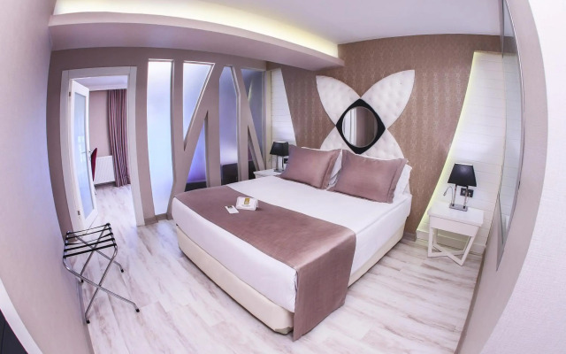 Demonti Otel