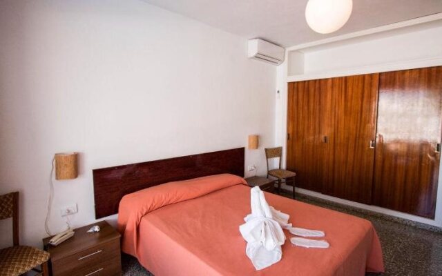 Hostal Restaurant s'Algaret