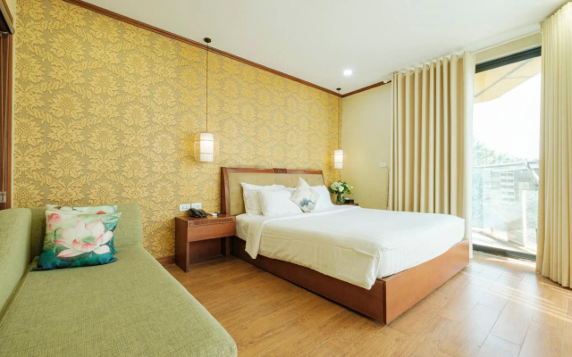 Sunset Westlake Hanoi Hotel