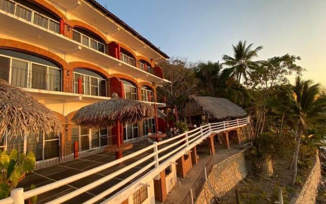 Traditional Sierra Leon Oceanfront Rooms