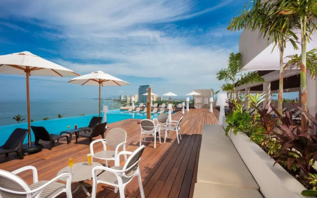 Crown Paradise Golden Puerto Vallarta All Inclusive