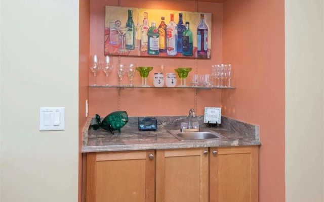 Broadmoor 402 by RedAwning