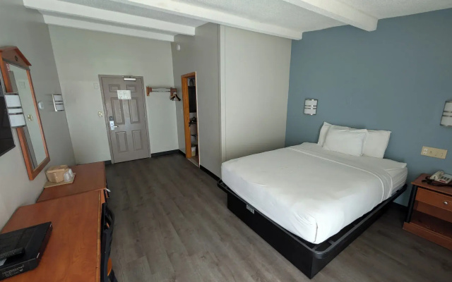 Crystal Inn Neptune