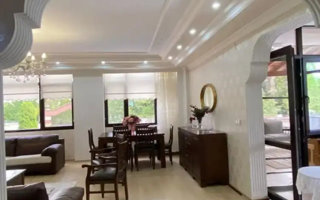 Serene Luxury Villa With Private Pool in Yalova