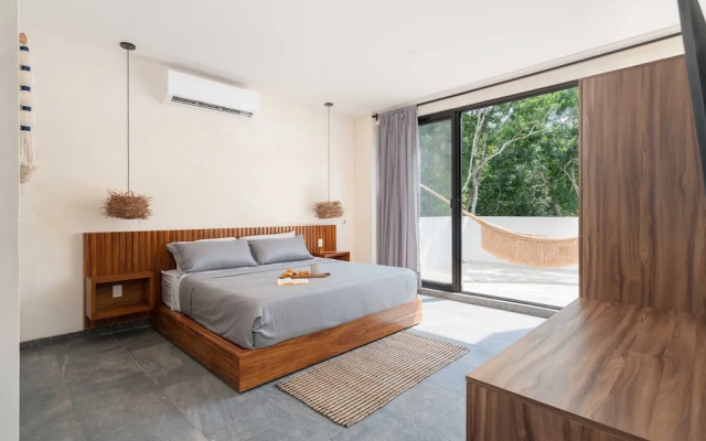 Twelve O’Clock Luxury Villas